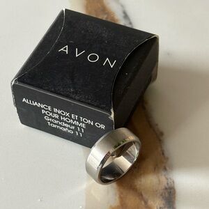 NIB 2014 Avon Men’s Brushed Stainless Steel Wedding Band Wide Sz 10.5–11 367